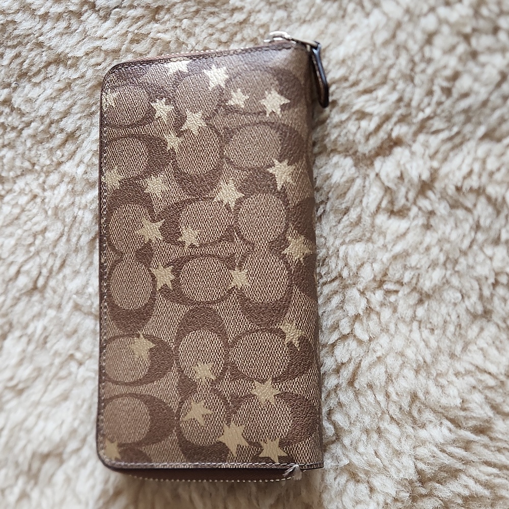 Gorgeous Coach 3/4 Zippered Signature Star Leather Long Wallet ⭐️🤎 - Picture 7 of 16